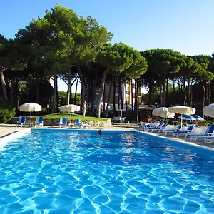 **** Szálloda Beau Rivage Pineta Olaszország